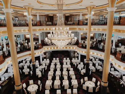 Main Dining Room on Voyager of the Seas Main Dining Room on Voyager of the Seas